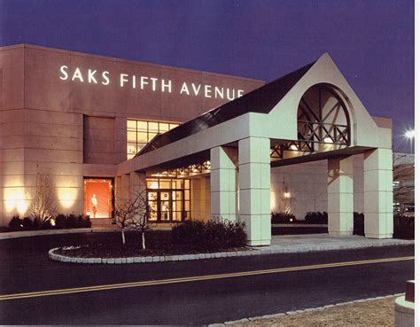 saks fifth avenue short hills.